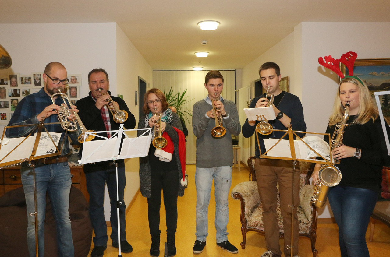 Nikolausbesuch im SeniorenHaus Hasborn